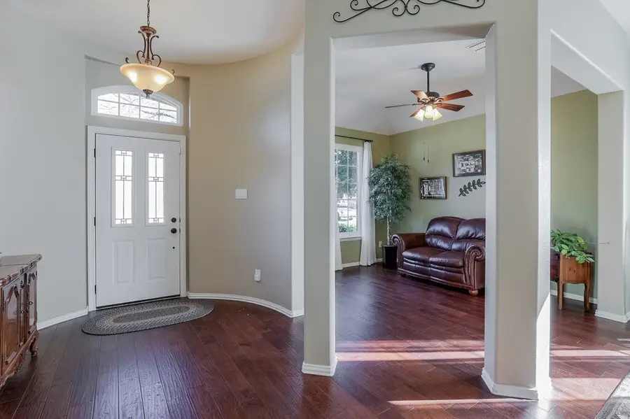 2713 Comanche Trail, Mansfield, TX 76063 - Image #2