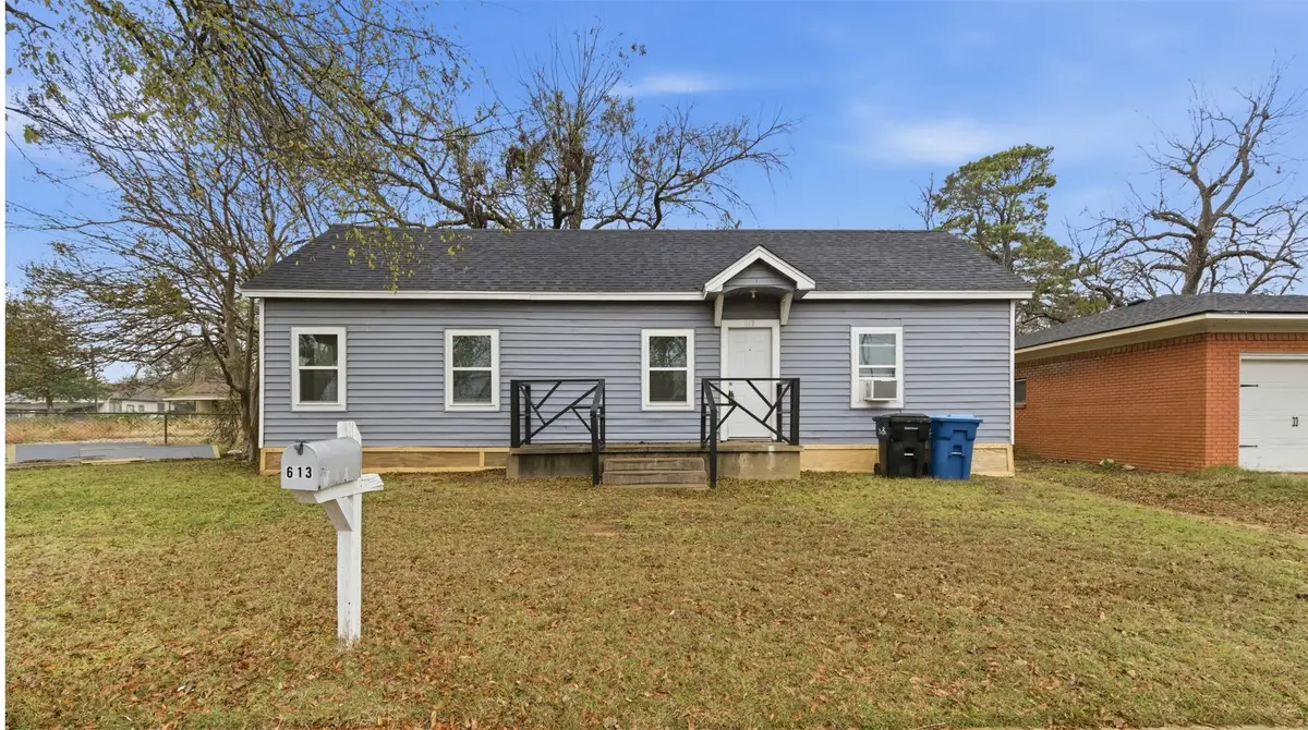 613 W Murray Street, Denison, TX 75020 - Image #1