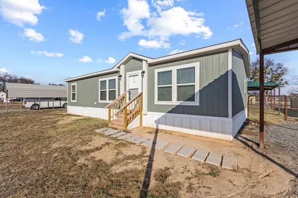 124 Porter Circle, Savoy, TX 75479