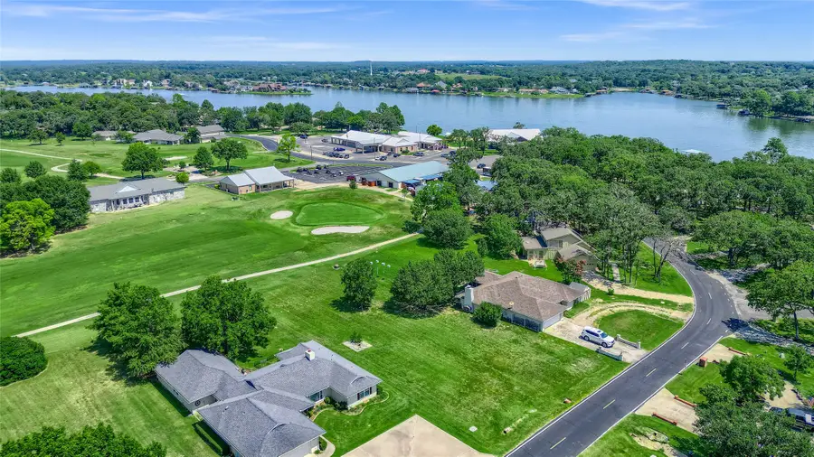 822 Kiowa Drive W, Lake Kiowa, TX 76240 - Image #2