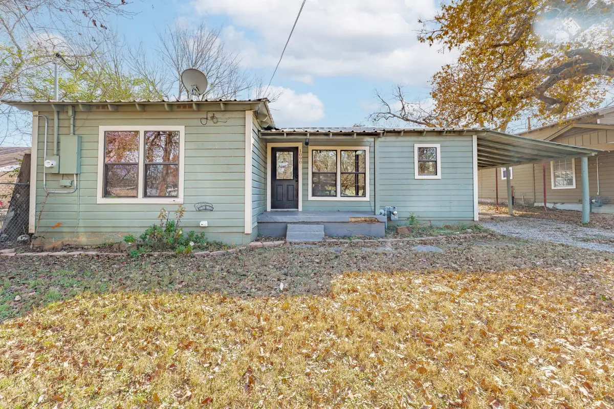 1090 W Elm Street, Stephenville, TX 76401 - Image #1