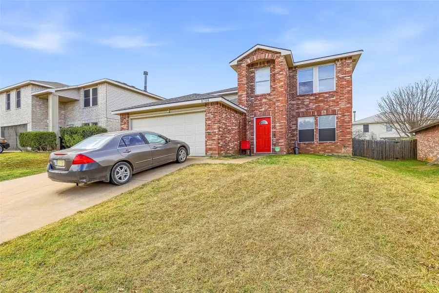 8708 Saddle Ridge Circle, Fort Worth, TX 76123 - Image #2