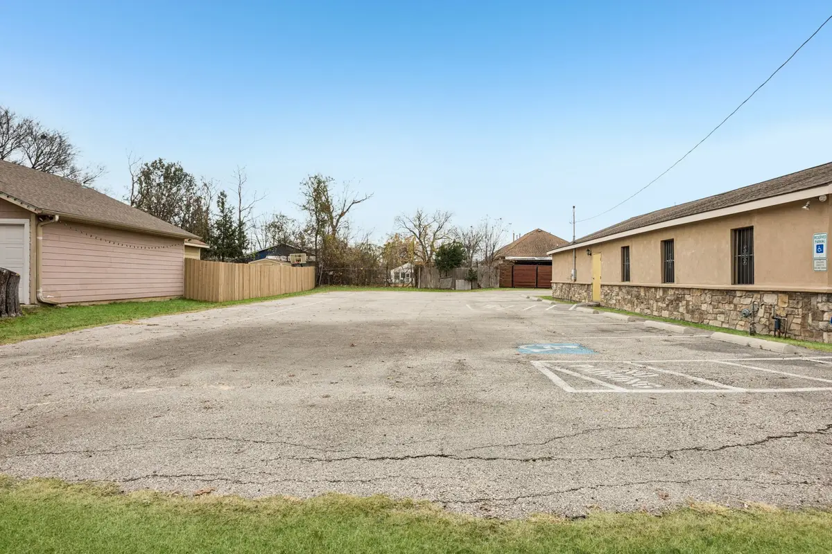 1734 Nomas Street, Dallas, TX 75212 - Image #1