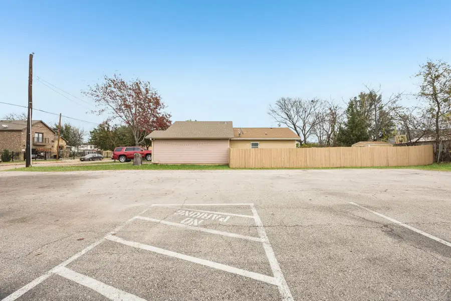 1734 Nomas Street, Dallas, TX 75212 - Image #2