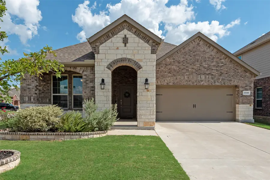 2936 Brady Starr Drive, Aubrey, TX 76227 - Image #2