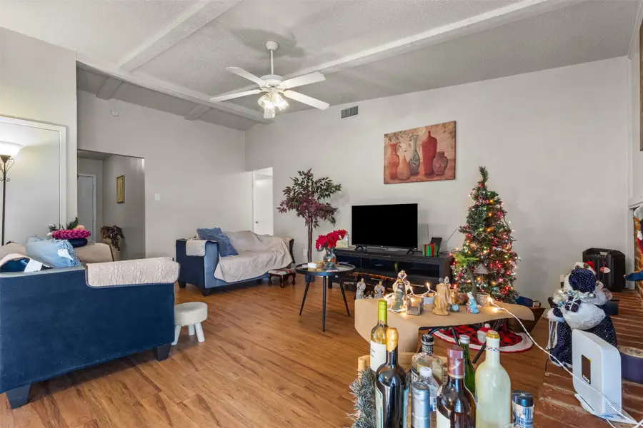 224 E Grubb Drive, Mesquite, TX 75149 - Image #3