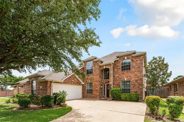 106 Foxwood Lane, Red Oak, TX 75154