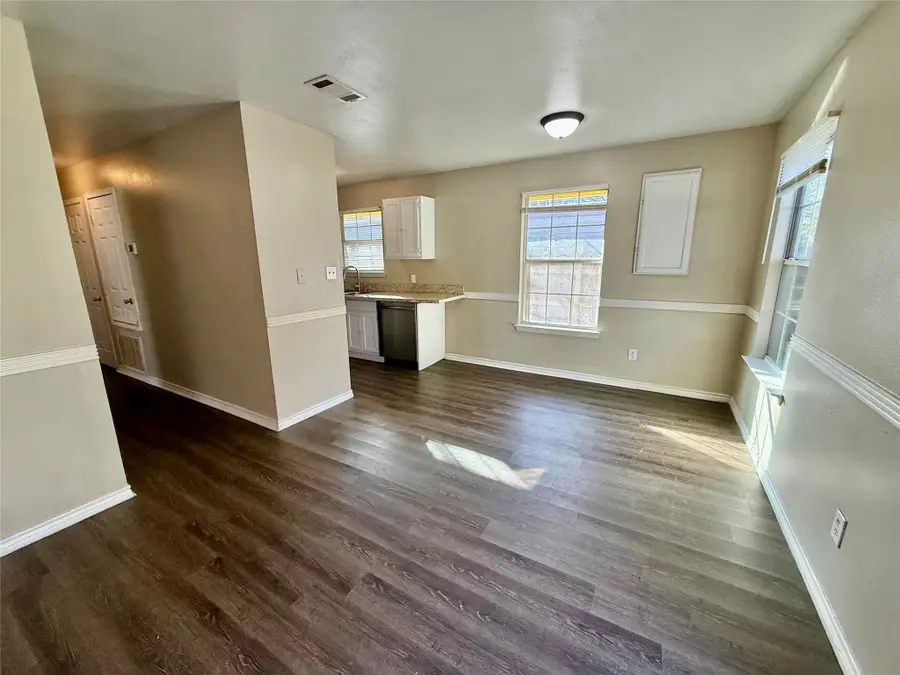 104 E Prospect Street, Denison, TX 75021 - Image #2