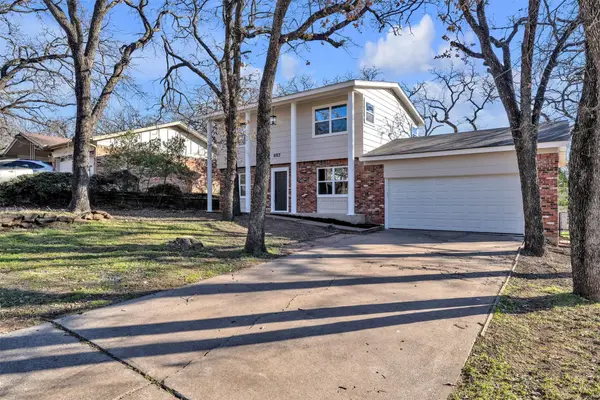 857 Timberhill Drive, Hurst, TX 76053