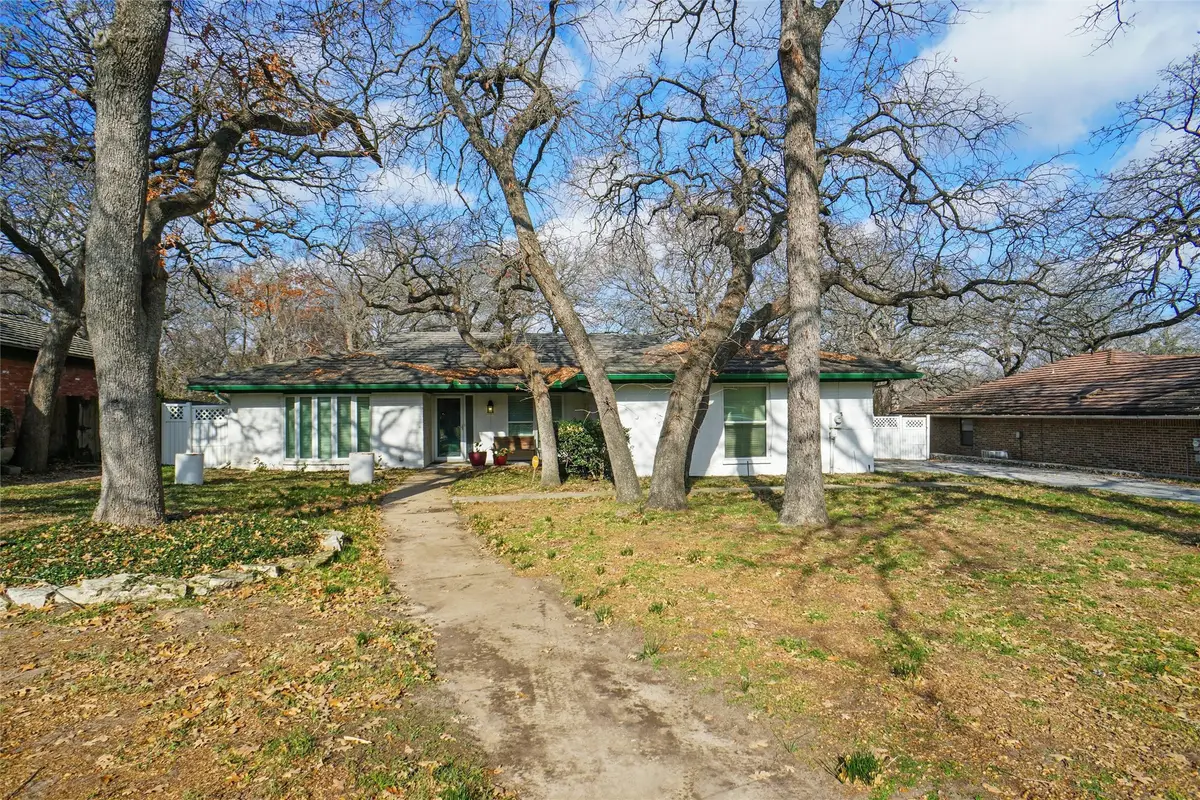 141 Timberlake Drive, Azle, TX 76020 - Image #1