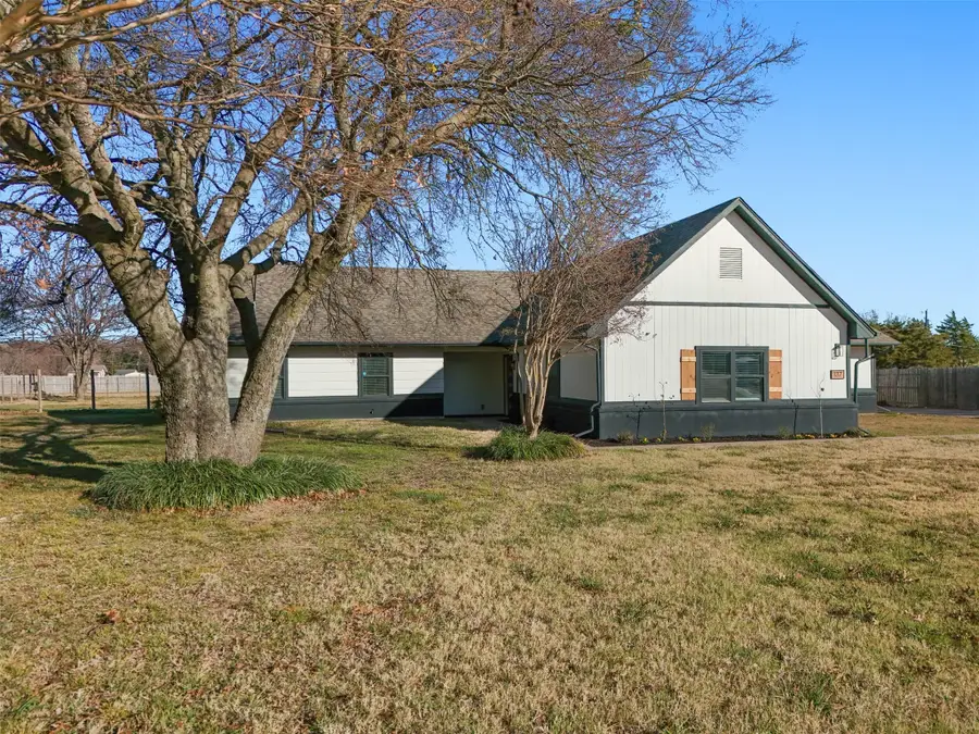 137 S Meadowbrook Drive, Pottsboro, TX 75076 - Image #3