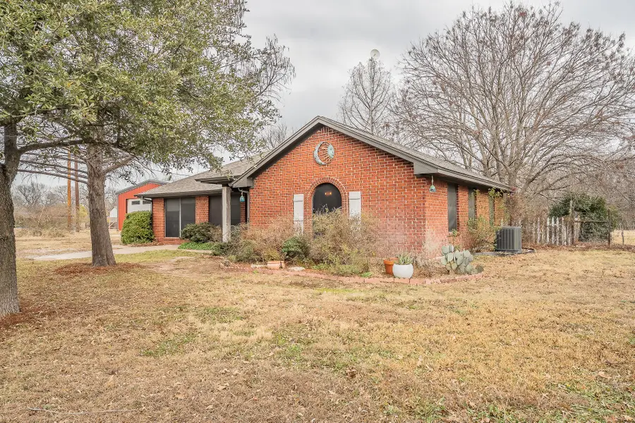102 Perdue Lane, Weatherford, TX 76085 - Image #2