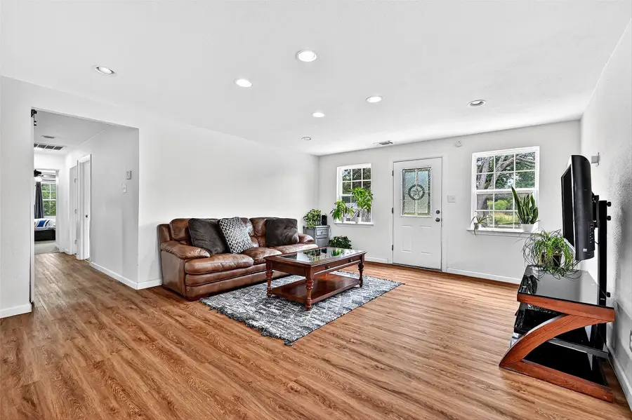 231 Juniper Drive, Pottsboro, TX 75076 - Image #2