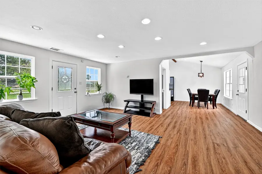 231 Juniper Drive, Pottsboro, TX 75076 - Image #3