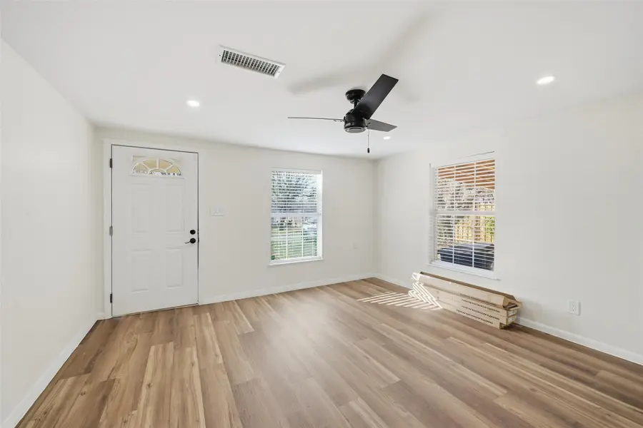 640 Clements Avenue, Van Alstyne, TX 75495 - Image #2