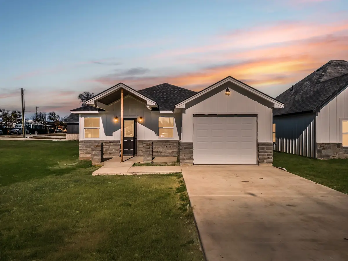 203 E South Street, Itasca, TX 76055 - Image #1