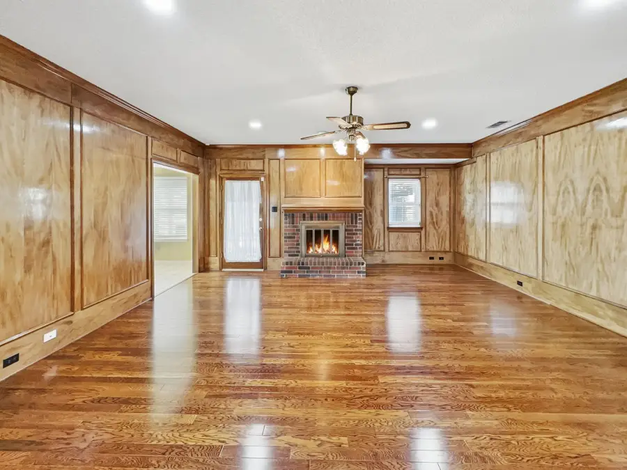 302 Apollo Road, Garland, TX 75040 - Image #3