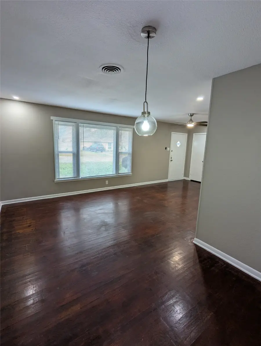 5204 Mallory Drive, Haltom City, TX 76117 - Image #3