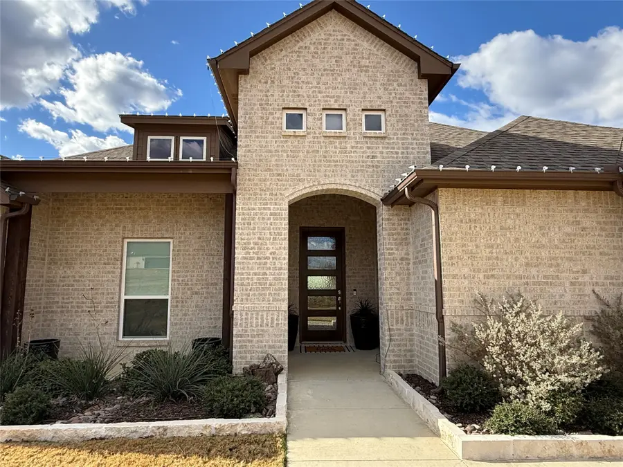 1021 Churchill Lane, Millsap, TX 76066 - Image #3