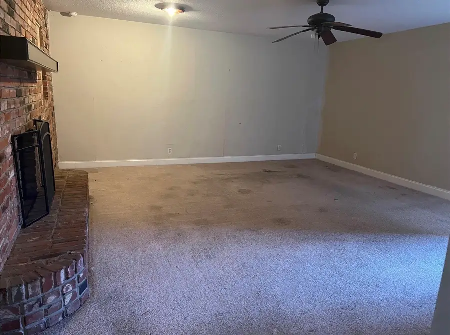 5537 Westcreek Drive, Fort Worth, TX 76133 - Image #3