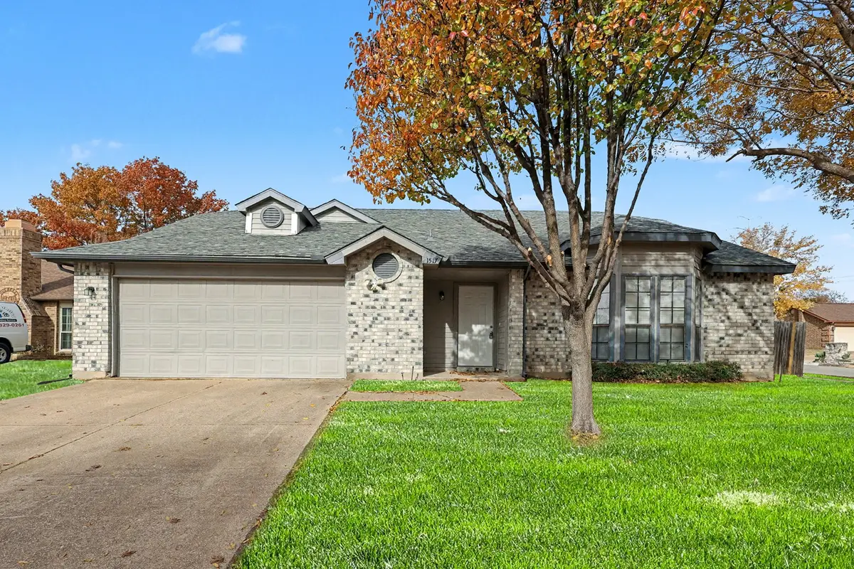 1517 Rockdale Drive, Arlington, TX 76018 - Image #1