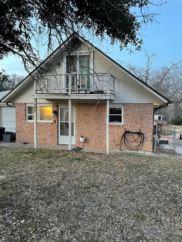 121 N Melanie Drive, Azle, TX 76020