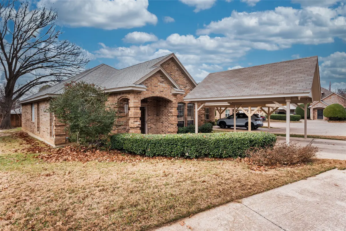2881 Inniswood Circle, Arlington, TX 76015 - Image #1