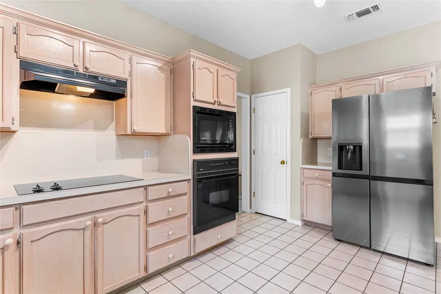 2881 Inniswood Circle, Arlington, TX 76015 - Image #3