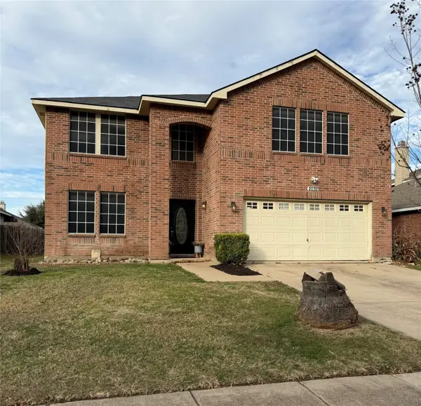 2032 Cap Rock Lane, Grand Prairie, TX 75052