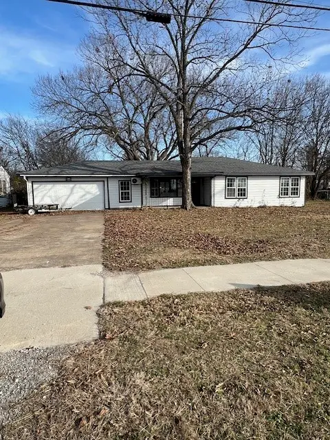 718 N Union Street, Whitesboro, TX 76273