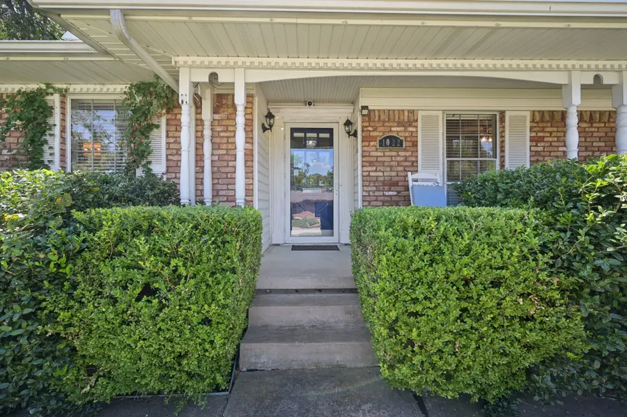 1022 Bardfield Avenue, Garland, TX 75041 - Image #3