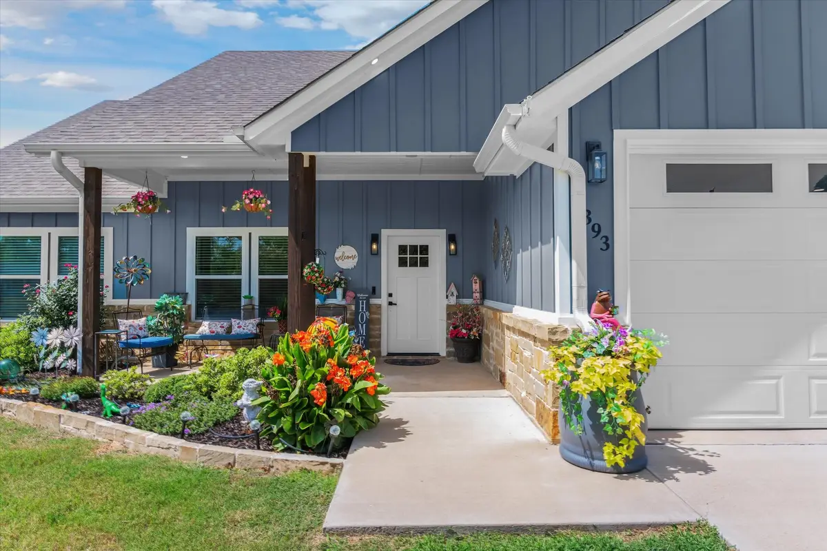 393 E Pennsylvania Avenue, Van, TX 75790 - Image #1