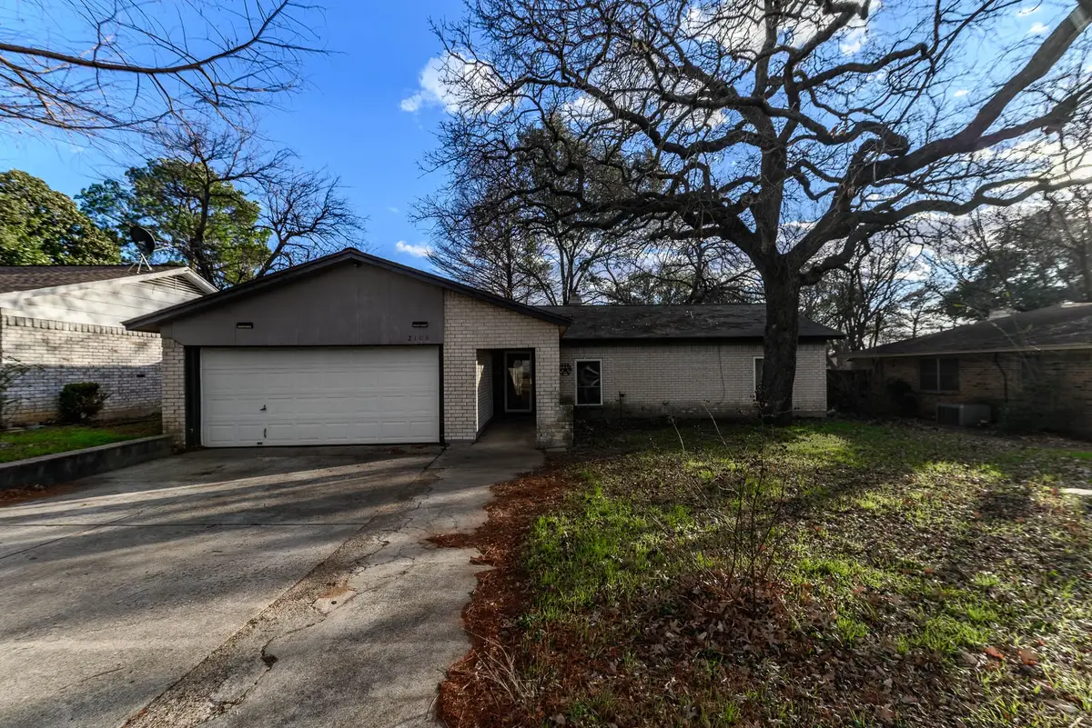 2108 Warwick Drive, Arlington, TX 76015 - Image #1