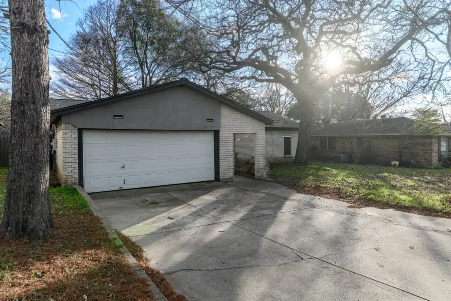 2108 Warwick Drive, Arlington, TX 76015 - Image #3