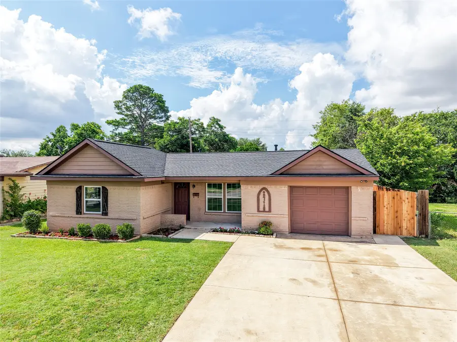 2710 Anderson Street, Irving, TX 75062 - Image #2