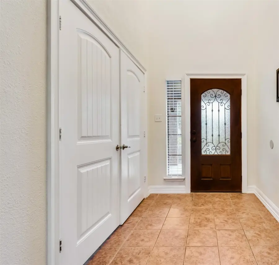 2864 Westover Drive, Grand Prairie, TX 75052 - #3