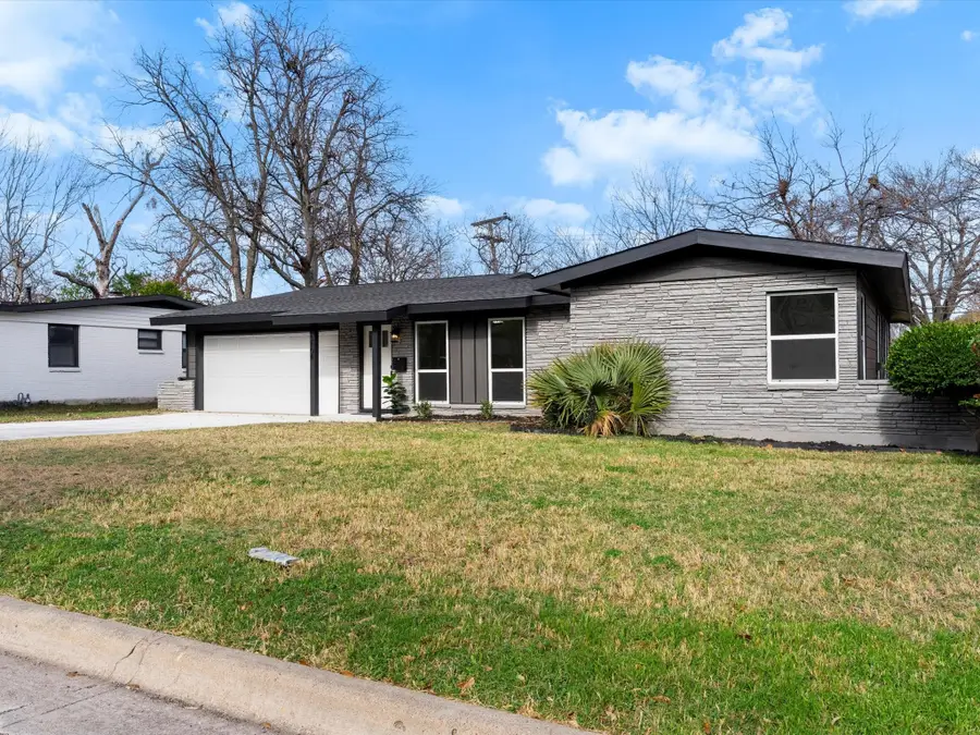 3104 Binyon Street, Fort Worth, TX 76133 - Image #2