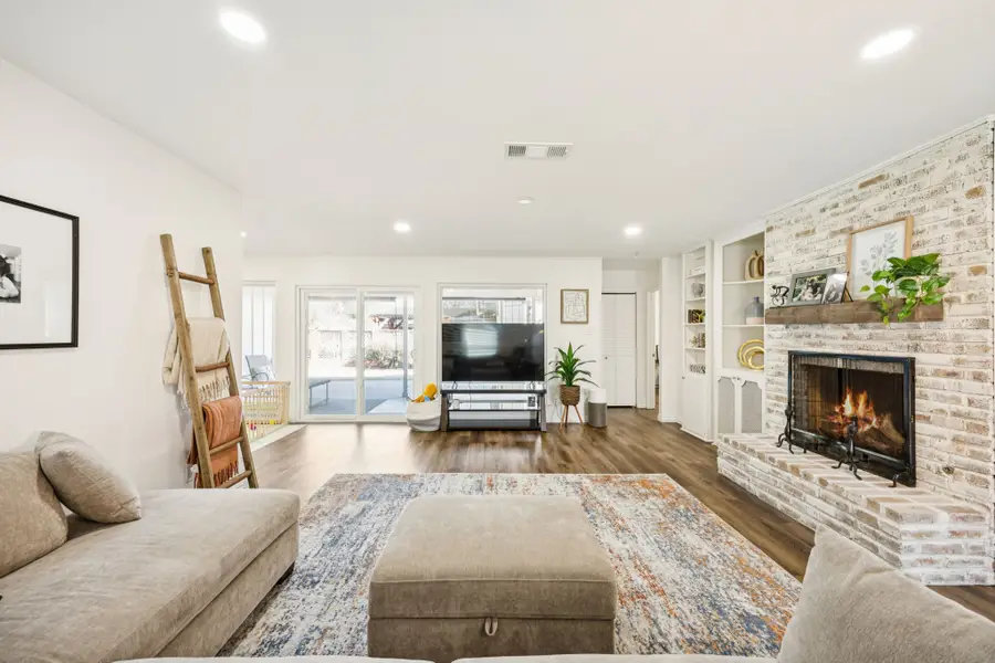 1720 Acorn Lane, Hurst, TX 76054 - Image #2