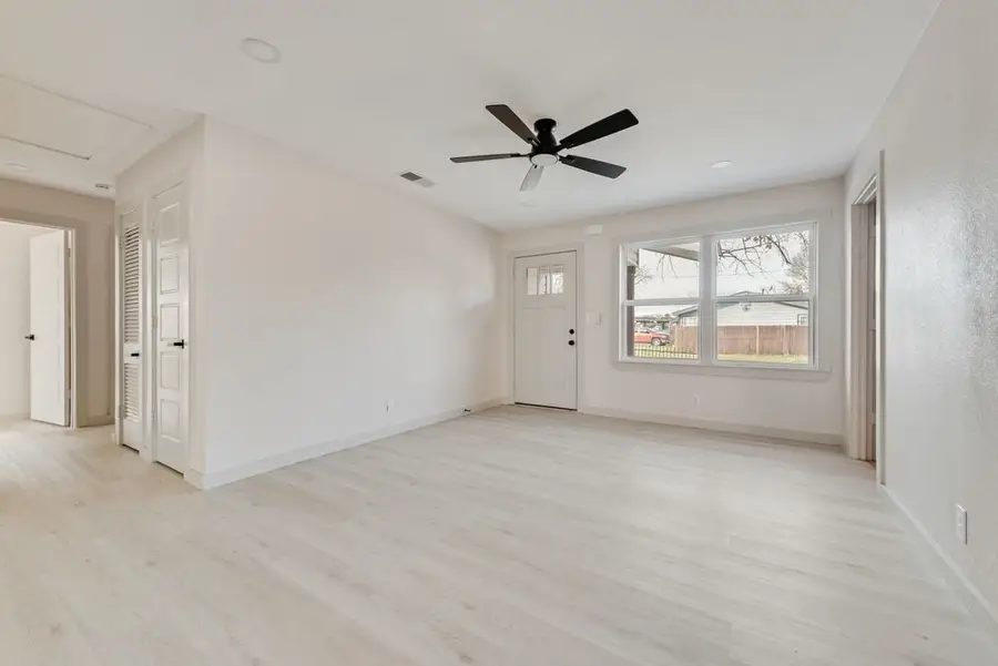 4313 Eastover Avenue, Fort Worth, TX 76119 - Image #2