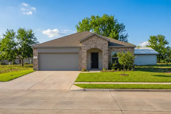 1009 Caspian Lane, Leonard, TX 75452