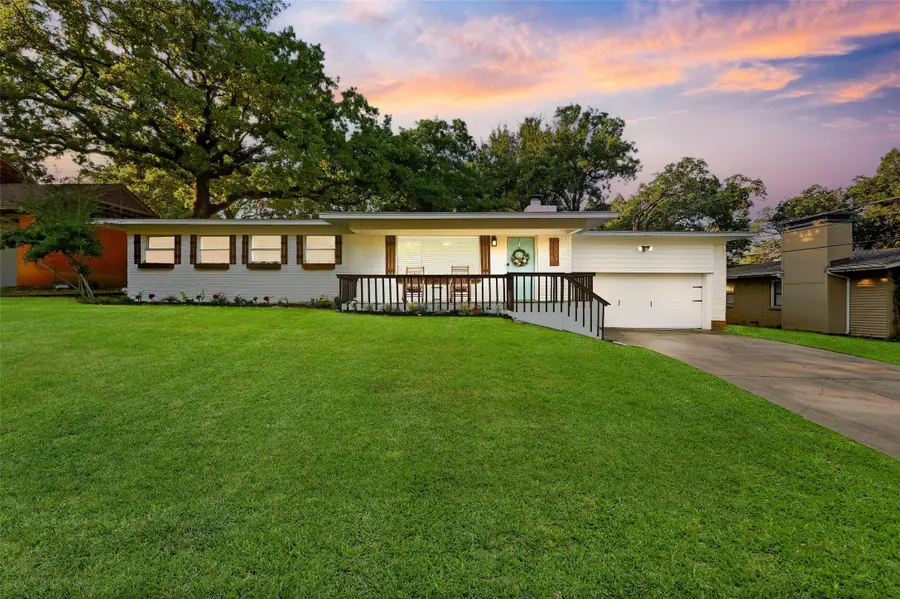 1310 W Cedar Street, Arlington, TX 76012 - #2