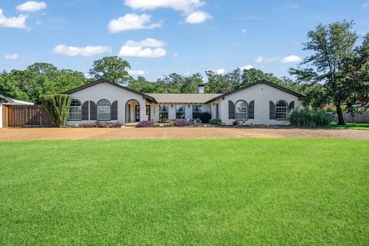 3601 Holly Street, Denison, TX 75020 - Image #1