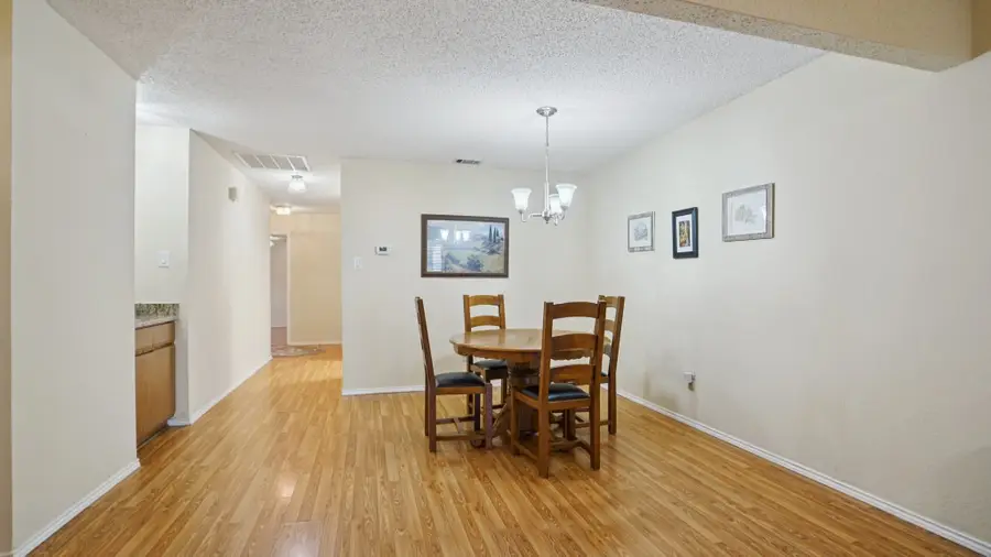 25 Gittiban Place, Pantego, TX 76013 - Image #2