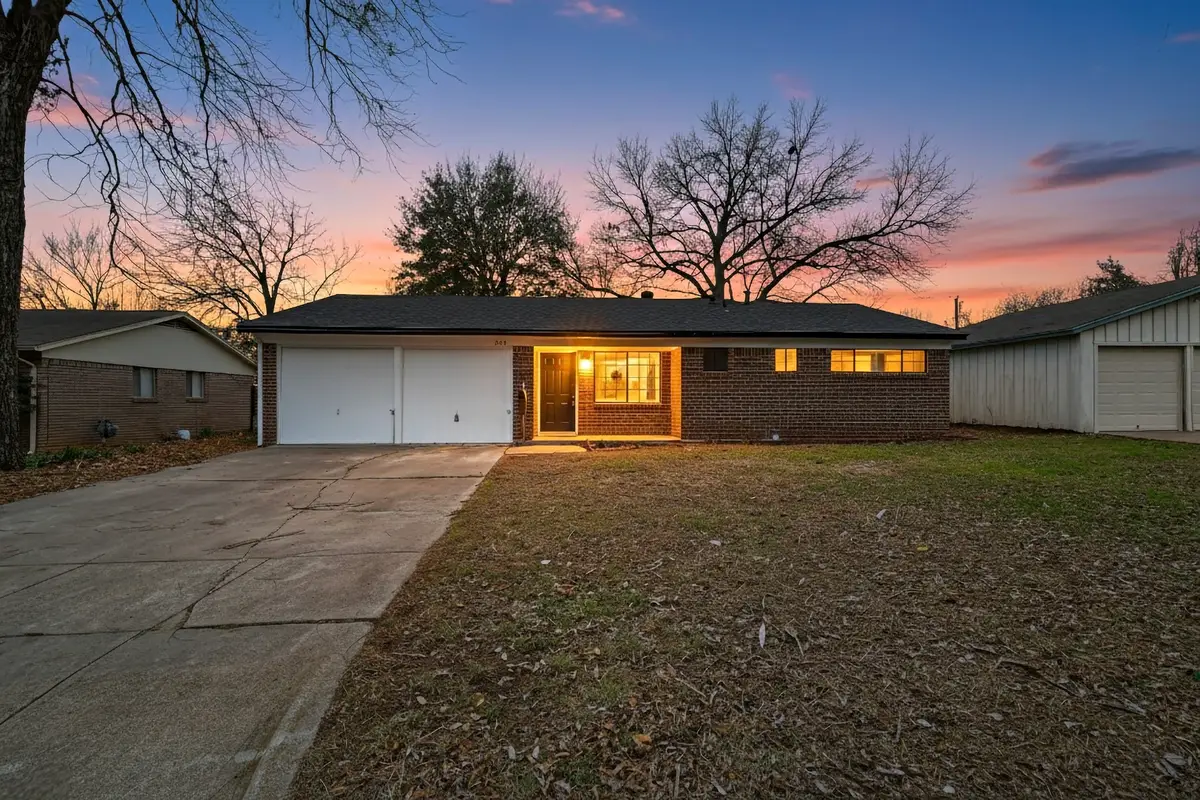 2213 Pontiac Drive, Arlington, TX 76013 - Image #1