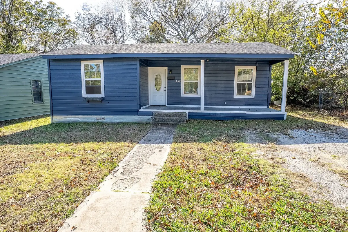 208 3rd Street, Whitesboro, TX 76273 - Image #1
