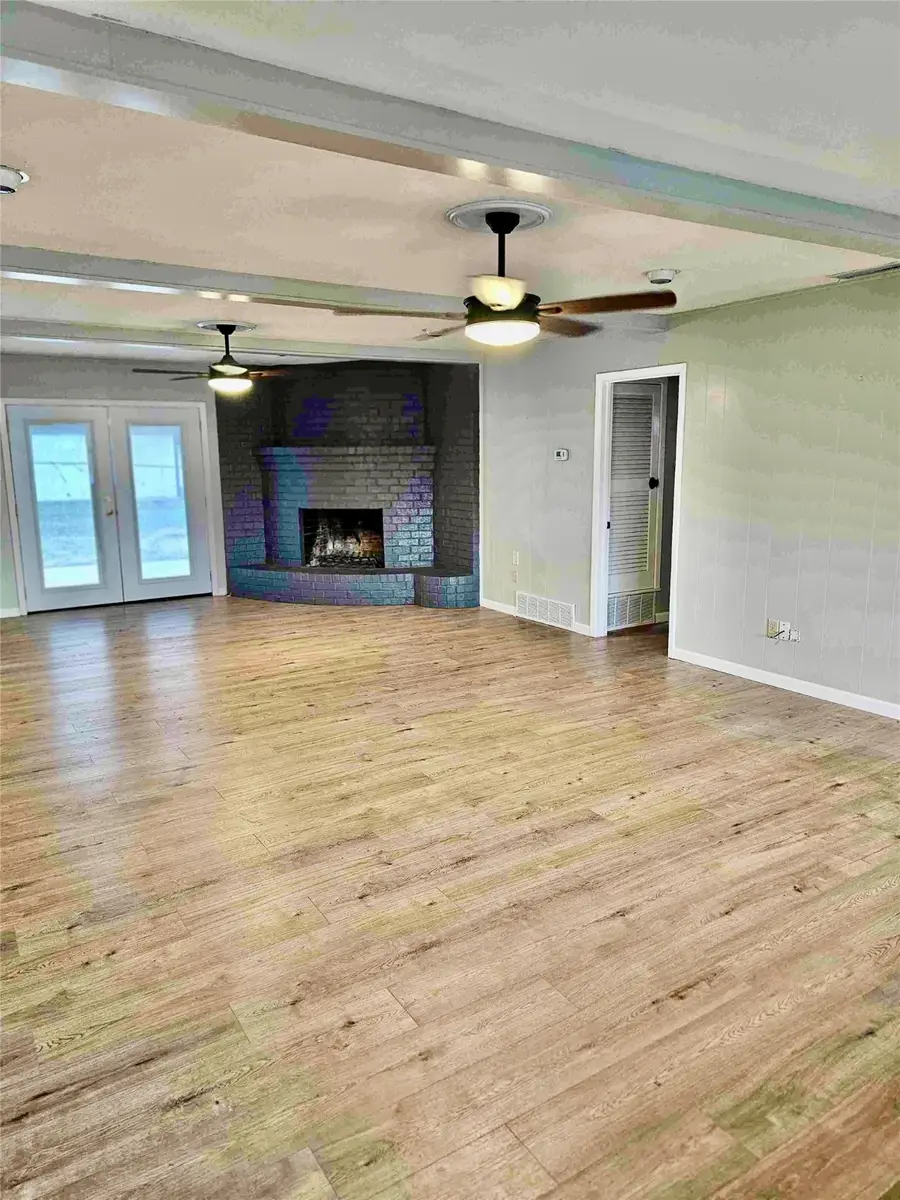 1106 Gifford Drive, Granbury, TX 76048 - Image #3