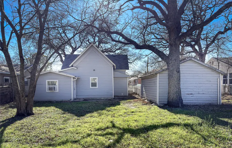 310 W Russell Street, Weatherford, TX 76086 - Image #2
