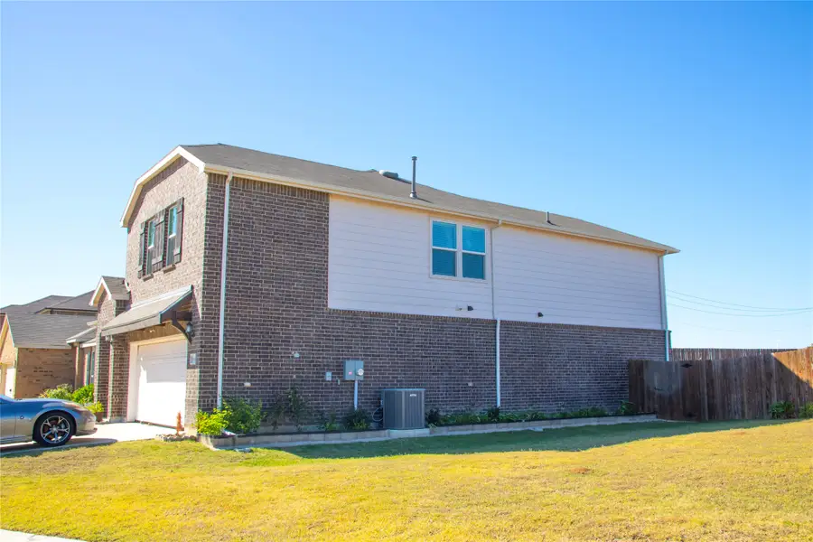 9149 Redshire Lane, Fort Worth, TX 76131 - Image #3