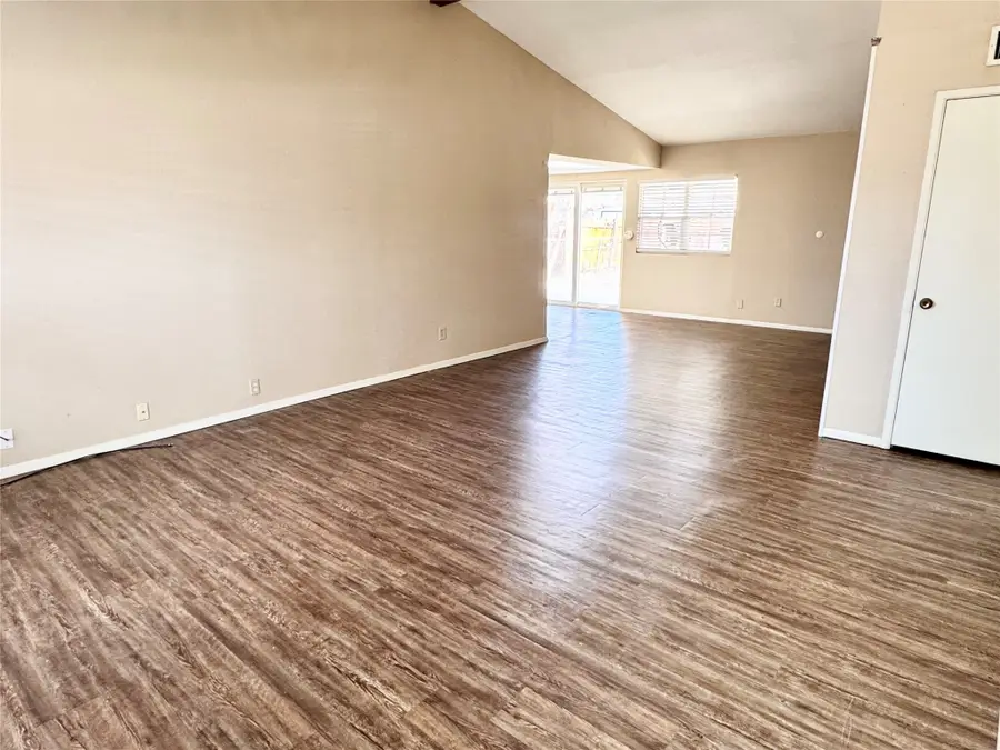 1613 Squire Court, Grand Prairie, TX 75051 - Image #2