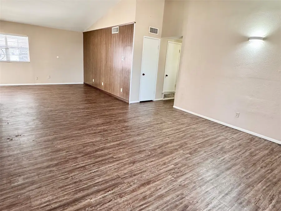 1613 Squire Court, Grand Prairie, TX 75051 - Image #3